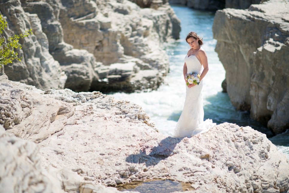 bruidsfotograaf-ardeche-frankrijk-watervallen-rivier-bruid-cascade-de-sautadet