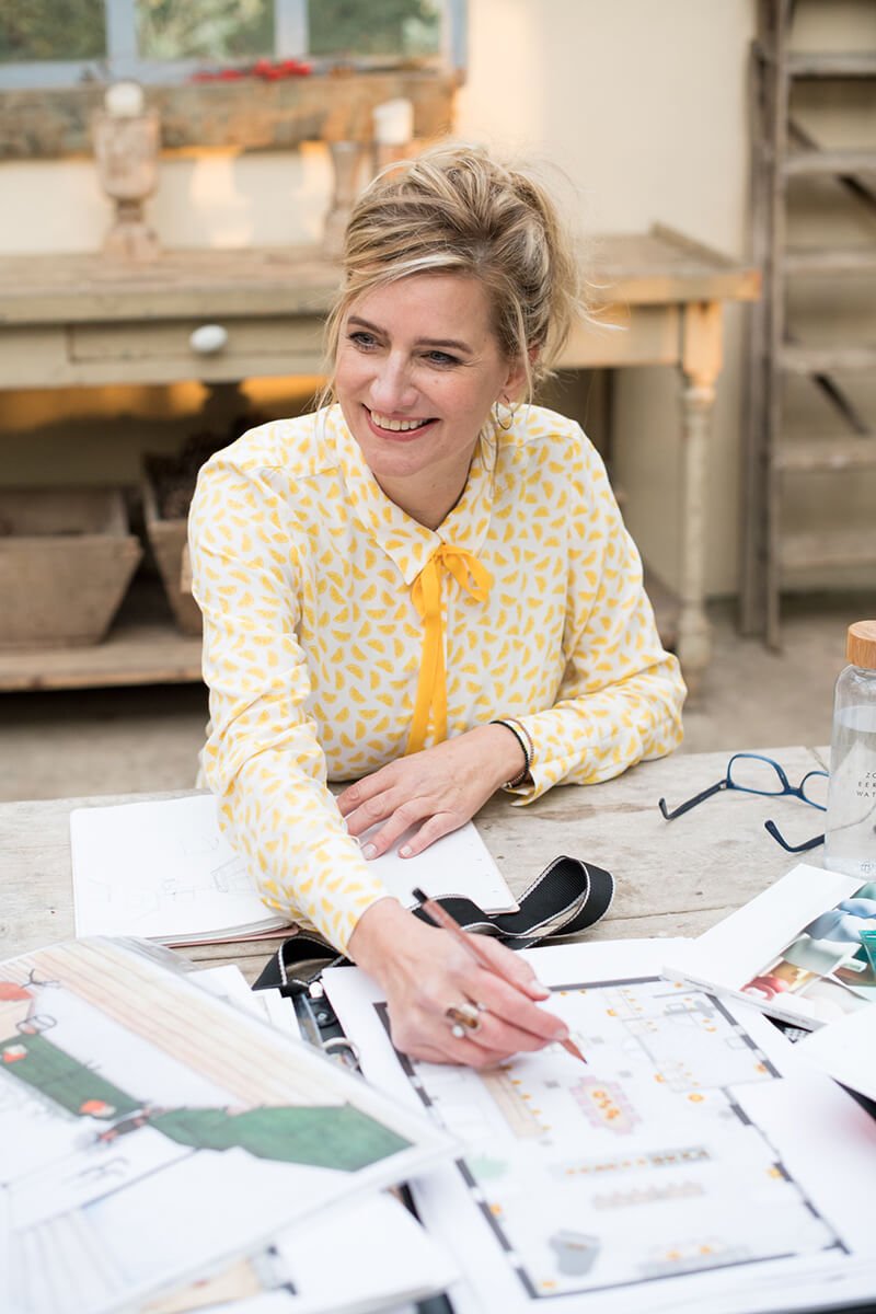 Authentieke personal branding fotografie in Breda: een krachtig en toegankelijk zakelijk portret van een vrouwelijke ondernemer in Brabant.